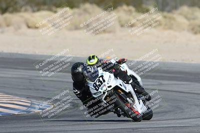 media/Dec-07-2025-CVMA (Sun) [[3e7d2de5dc]]/Race 7-Formula Lightweight Twins Shootout/